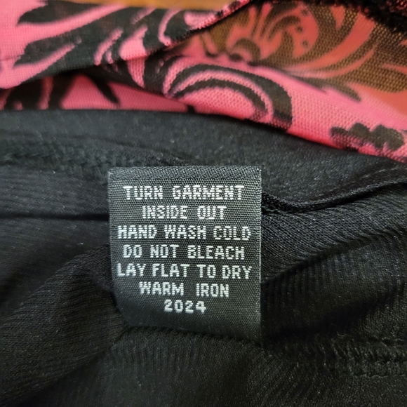 Rafaella Womens Medium Blouse Sleeveless Pink And Black Pintuck Baroque Print - Picture 6 of 8